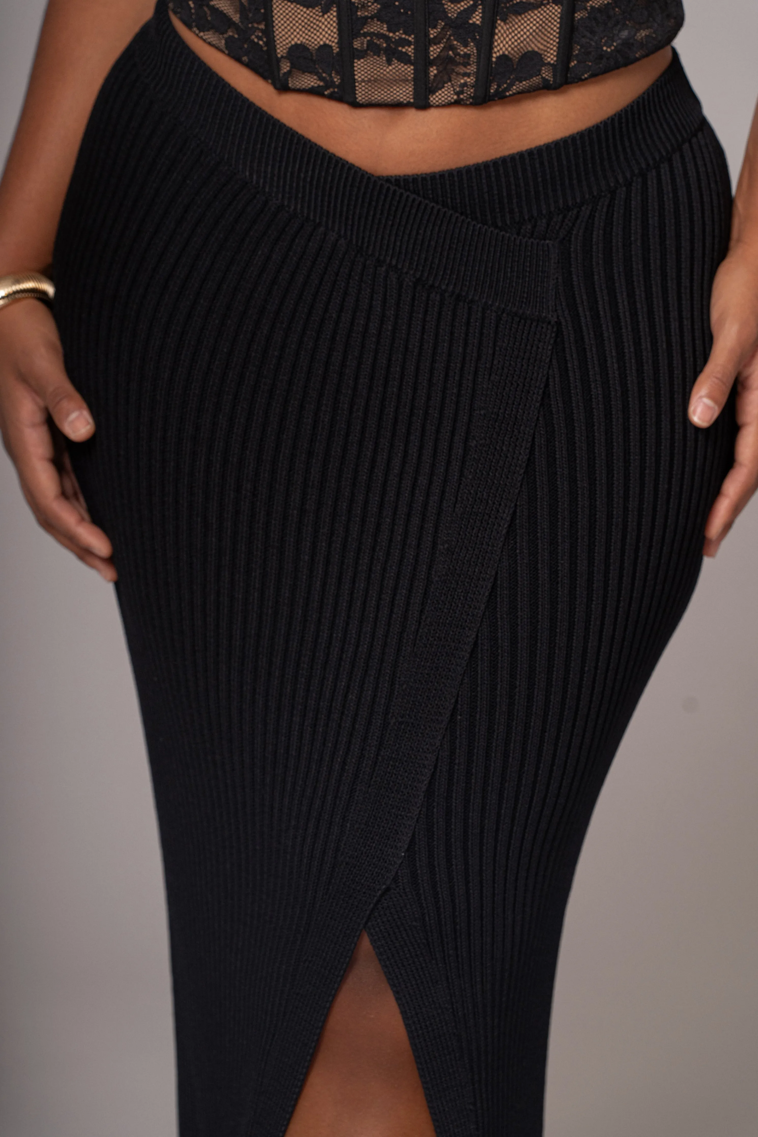 Black Hamptons Ribbed Slit Skirt