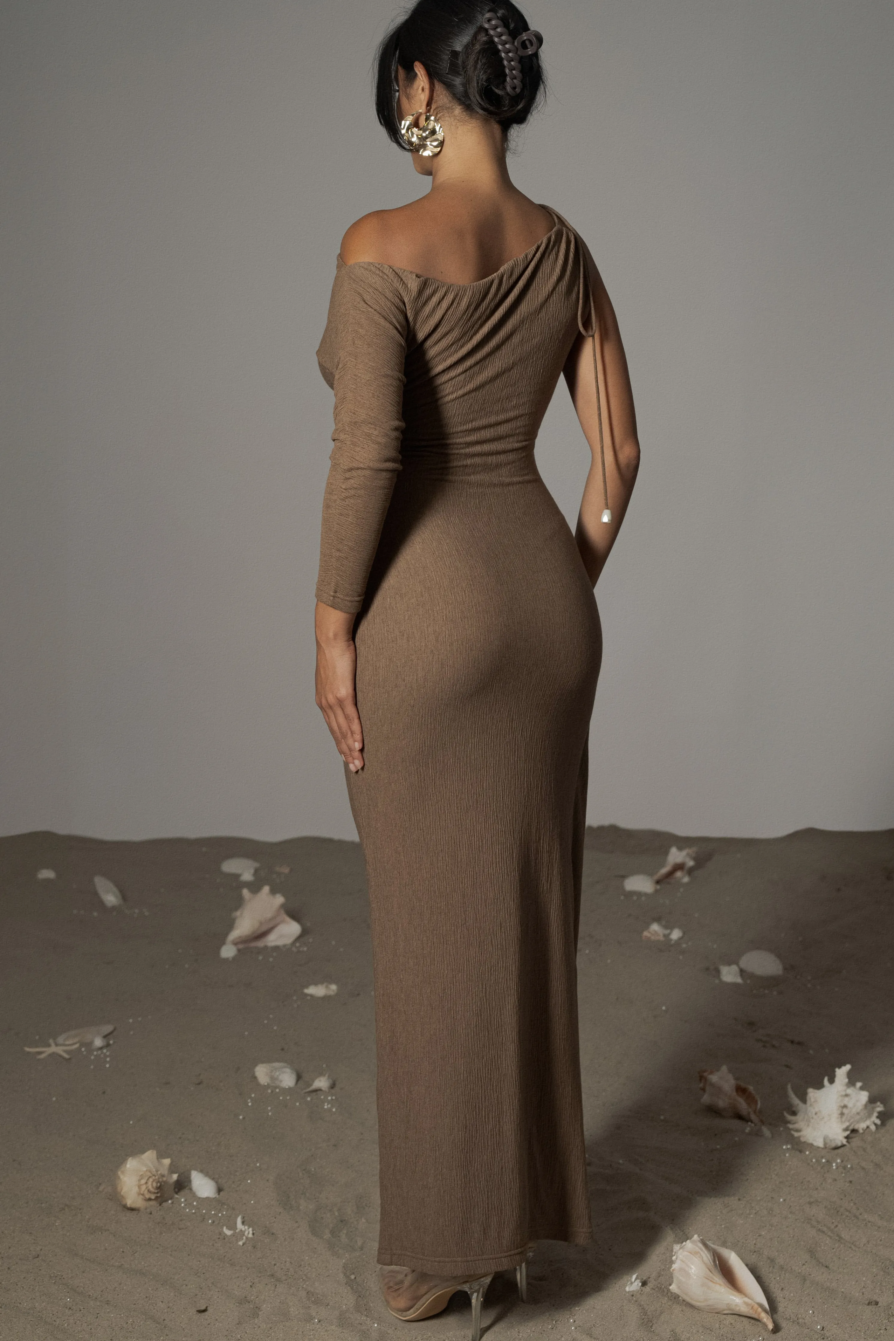 Chocolate Odelia Crinkled Maxi Dress