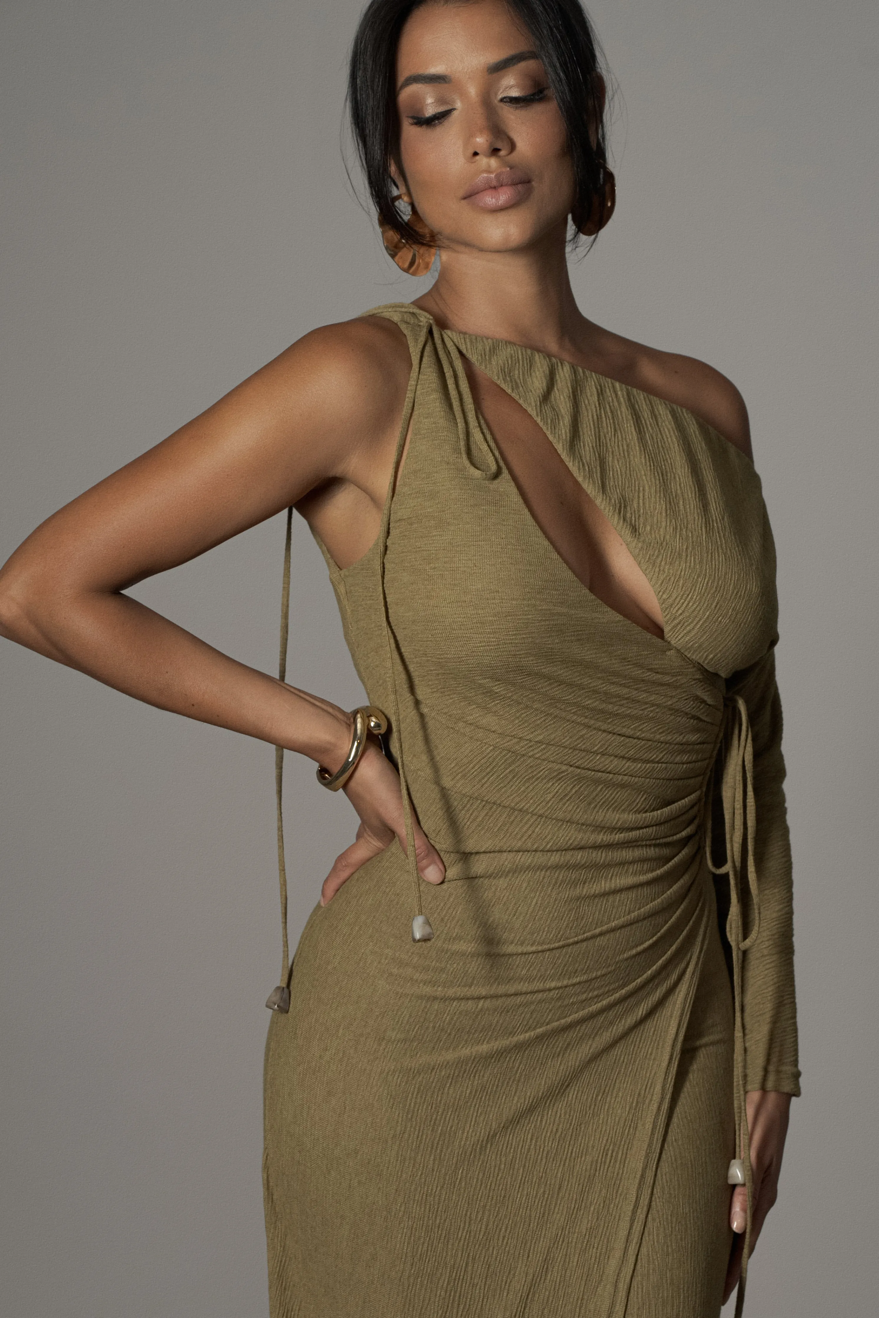 Moss Odelia Crinkled Maxi Dress